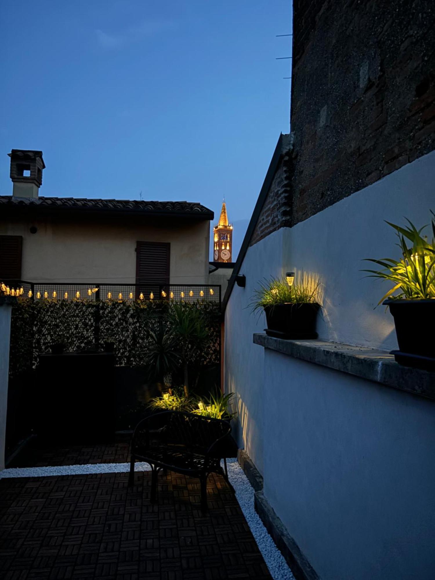 La Terrazza In Centro Apartment Treviglio Exterior foto
